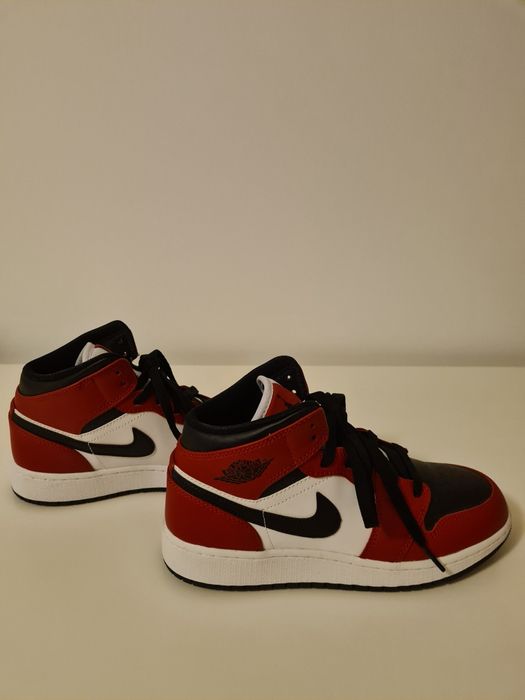 Tenis Air Jordan 1 Mid GS "Chicago Black Toe"