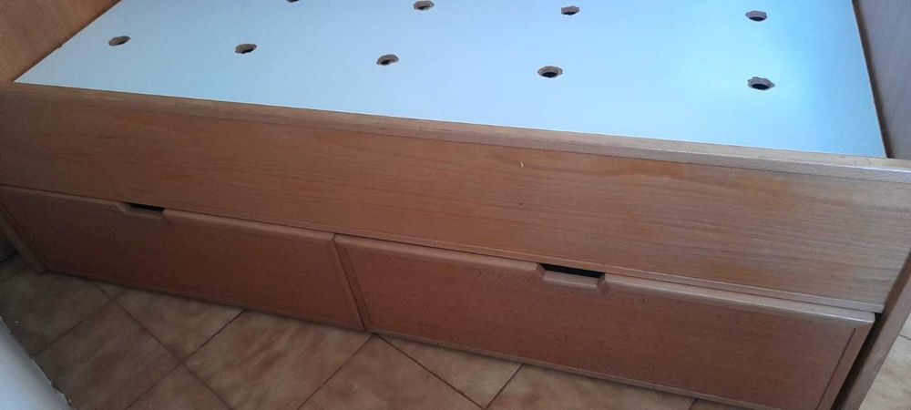 Cama solteiro com 2 gavetões
