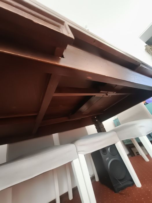 Zabytkowy rustykalny drewniany stół rozkładany