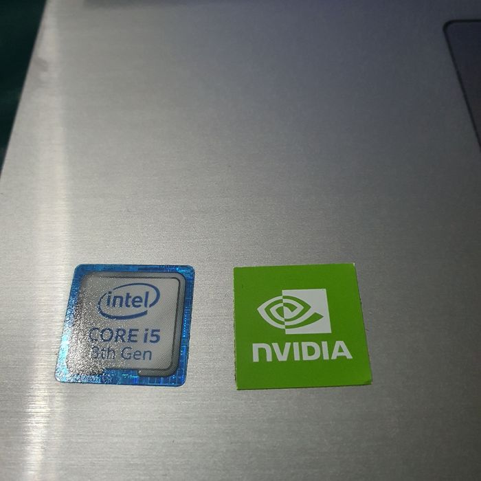 Portátil i5 8gb 500gb ssd nvidia 2gb