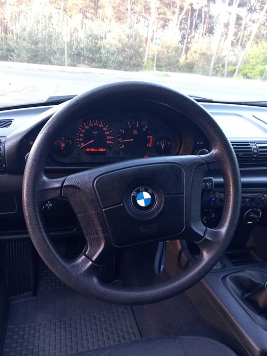 BMW 316i Compact E36 30 letni piękny klasyk
