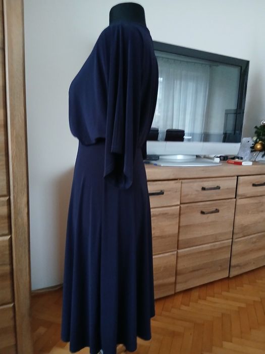 Granatowa sukienka 40 firmy Asos  elegancka