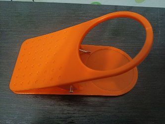 Підстаканник в авто