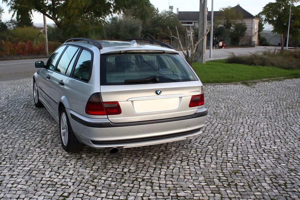 BMW 320d Touring E46 (Edição 20 Anos Baviera)

An