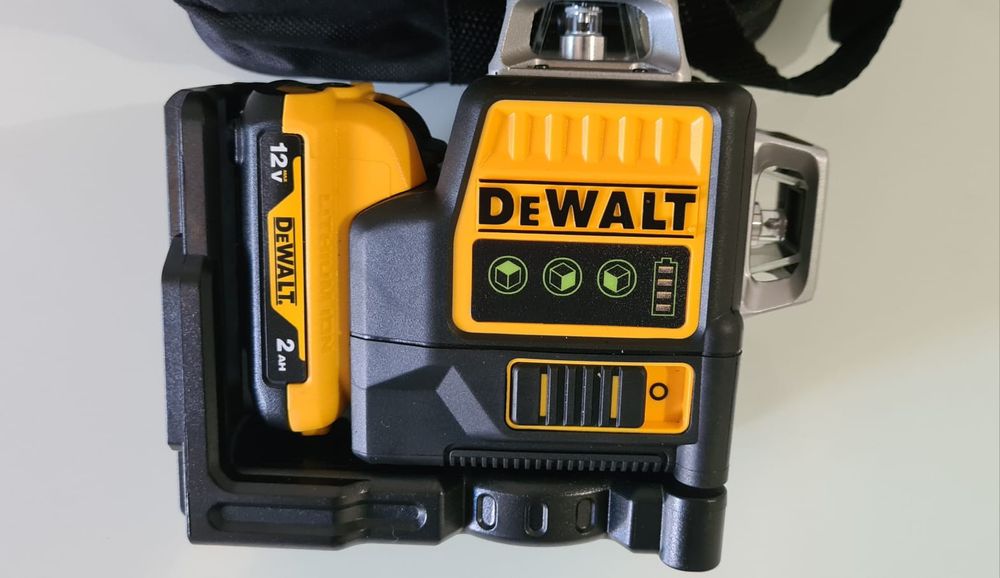 Nivel Laser Dewalt completo com bateria e carregador