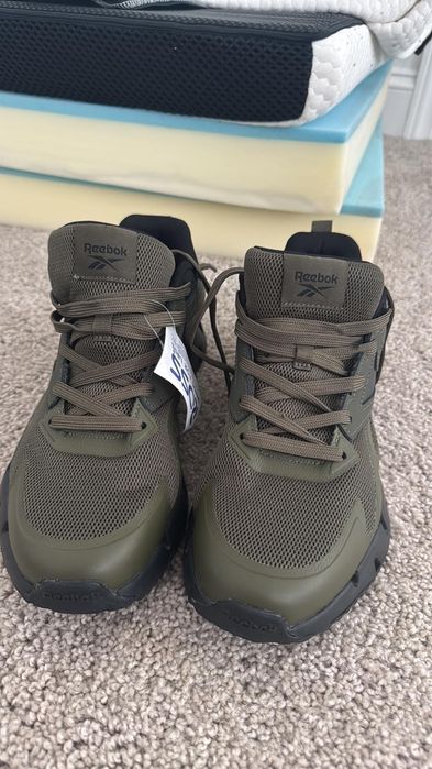 Продам кроссовки Reebok 43р-3000грн