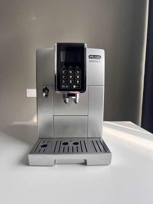 Кавомашина Delonghi Dinamica