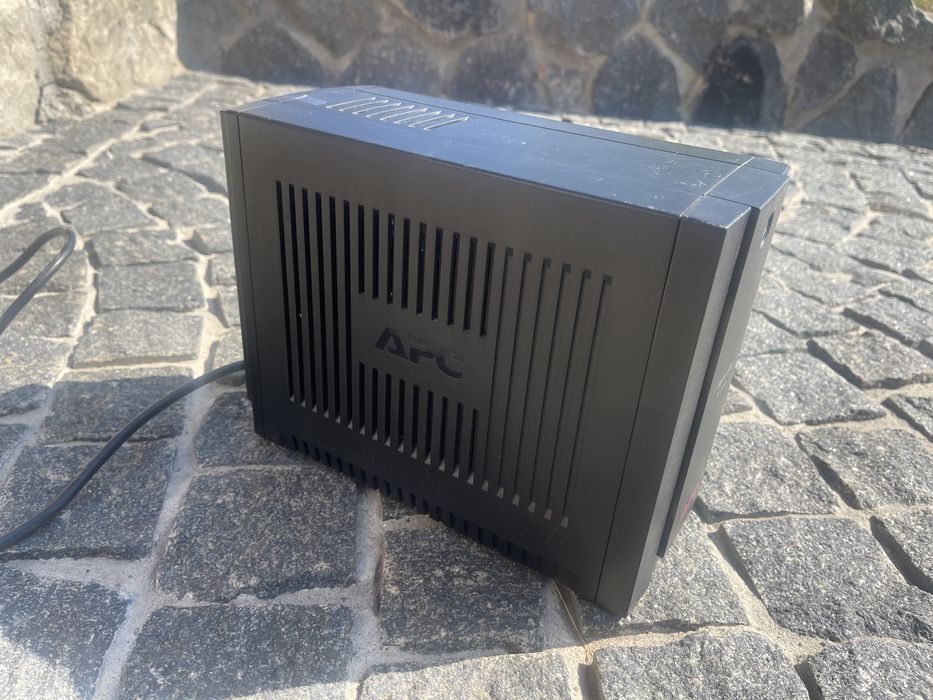 Безперебійник Back-UPS 650 на 390w