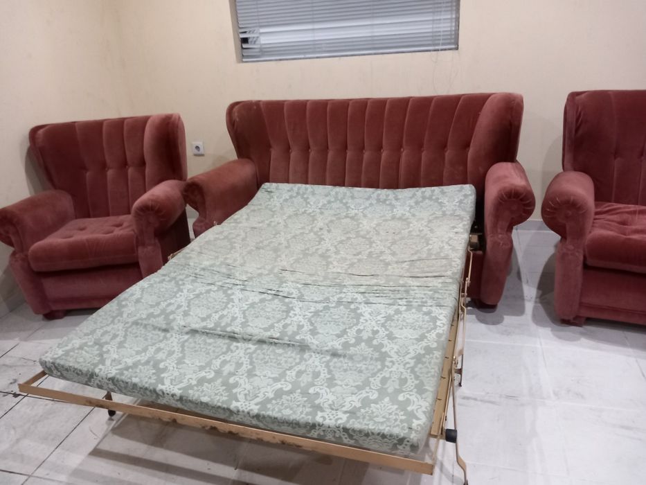 Sofa cama e poltronas