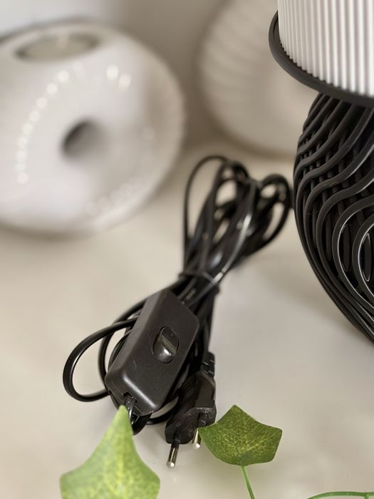 Nowoczesna lampka nocna / Ryflowany abażur | Design / Boho / Loft