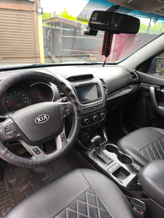 Авто Kia Sorrento