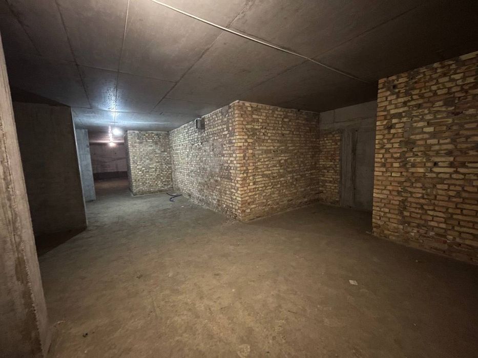 Продаж комерційного приміщення з фасадним входом