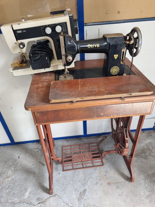 Conjunto Máquina costura PFAFF 204 e Oliva