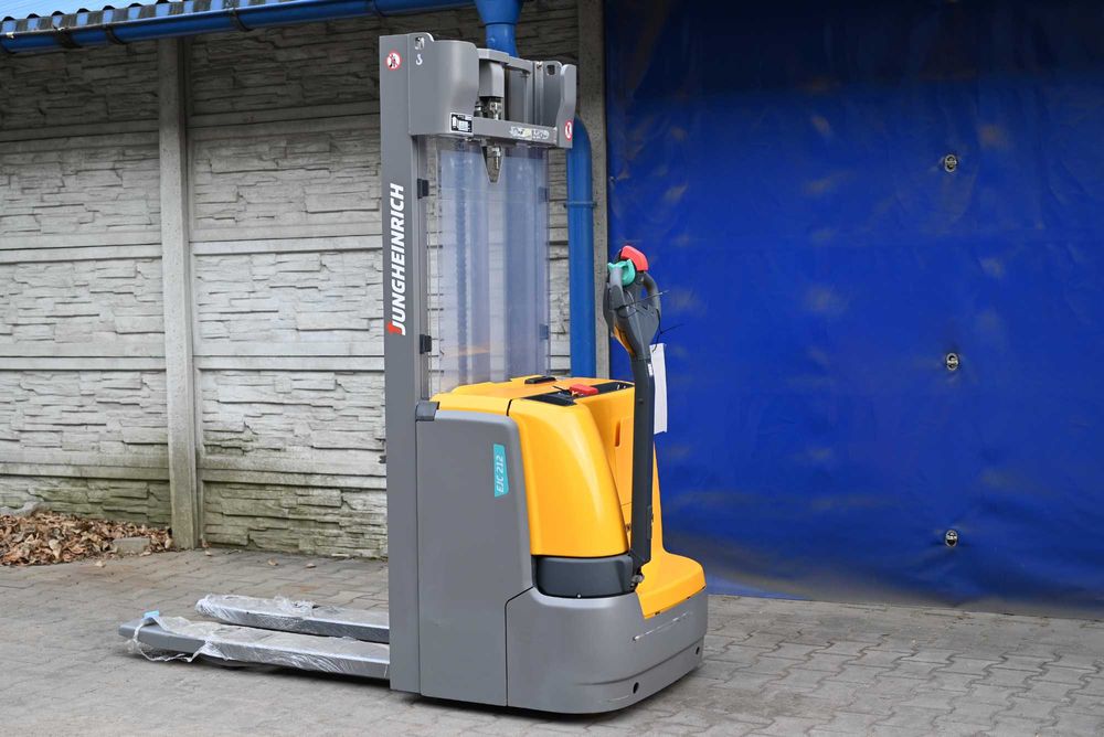 Paleciak elektryczny Jungheinrich EJC212  2017rok Nowa Bateria FHP 309