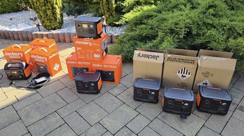 Зарядна станція Jackery Explorer 240EU