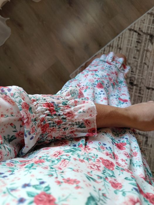 Sukienka kwiatki szyfonowa