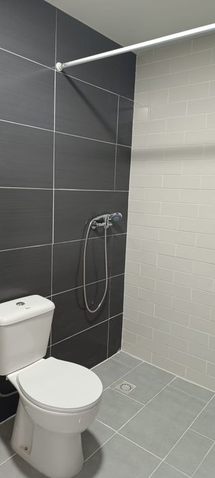Alugo  T2+1 como novo