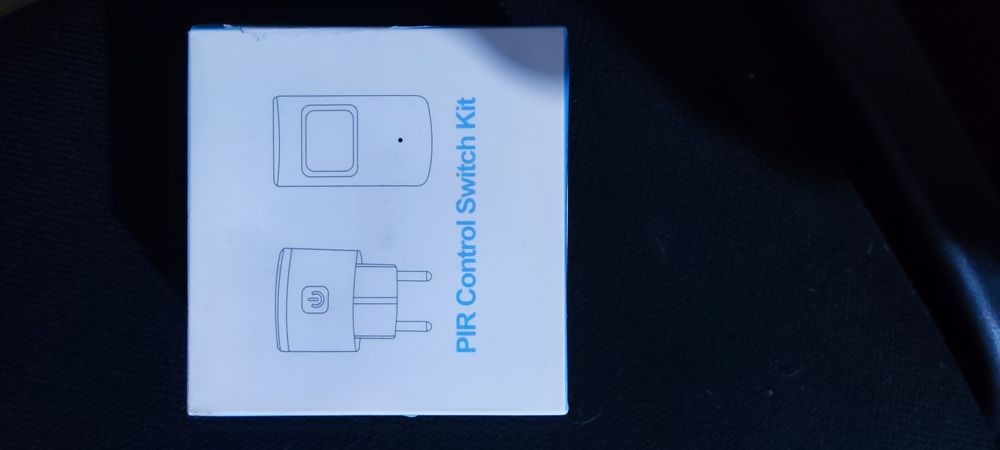 Smart розетка з датчиком руху