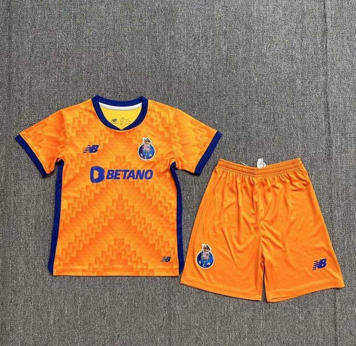 Conjuntos disponíveis 2 aos 14 anos