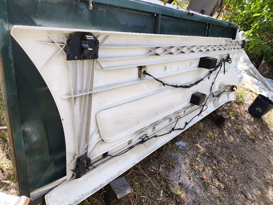 Saia lateral esquerda Scania R450 com patim Scania 2017