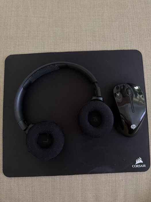 Fones  JBL TUNE 520 BT + tapete rato & rato HP