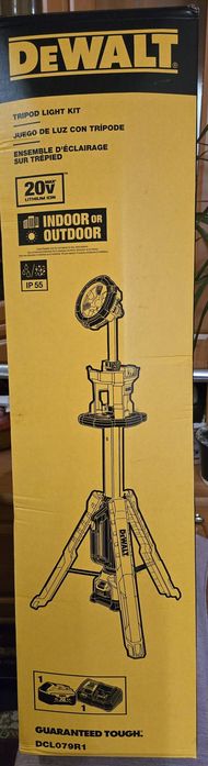 Dewalt dcl079 ліхтар прожектор  сумка вкомплект не входить .