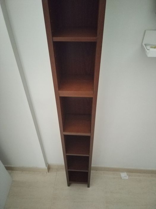 Estante em Madeira | Ideal para Livros, CDs, etc | Como Nova