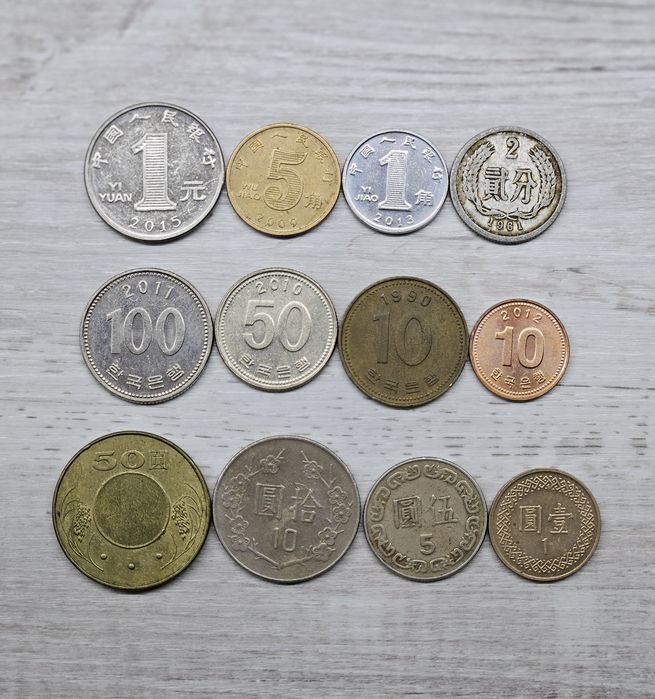 Наборы монет: Китай Джао, Корея, Гонконг, Япония, Индия, Молдова