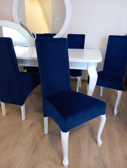 Krzesła granatowe tapicerowane noga ludwik