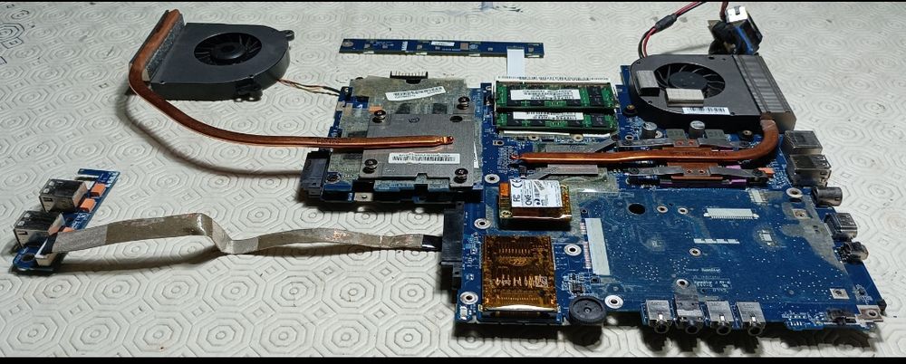 Motherboard Portátil Toshiba P200, com Gráfica, CPU, RAM...