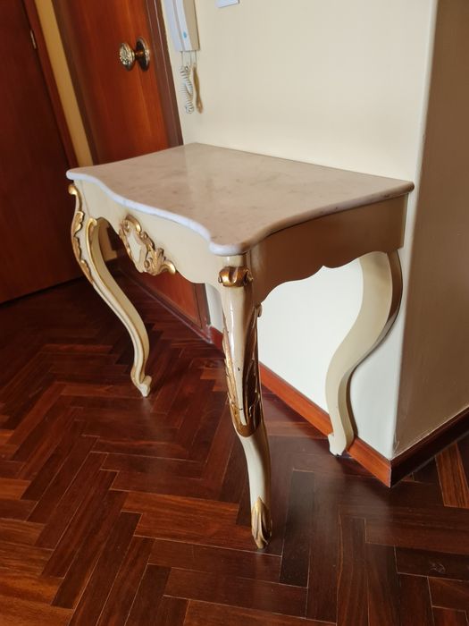 Consola antiga neoclássica