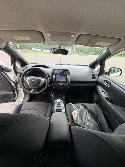 Продам Nissan leaf Azeo