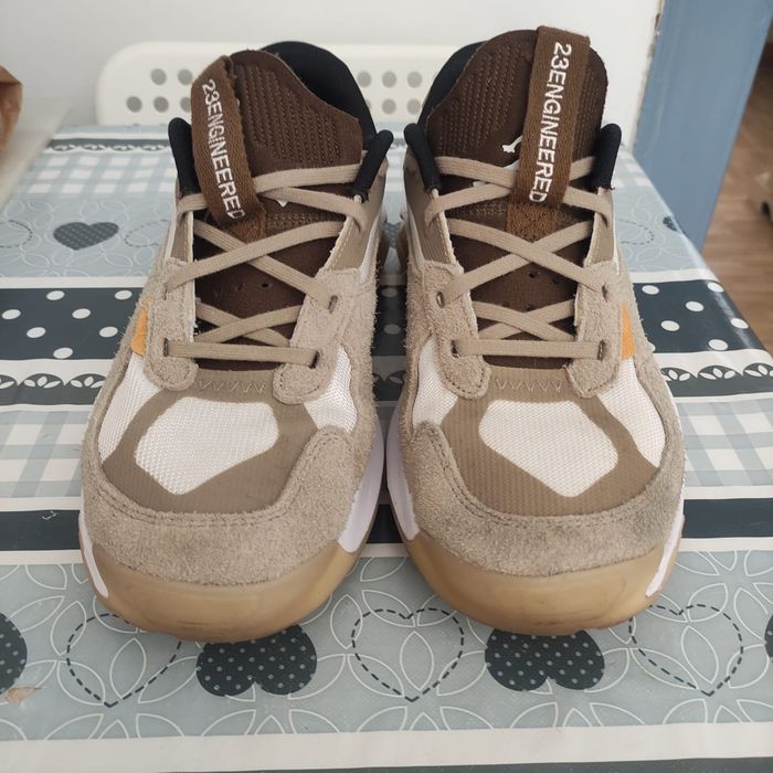 Nike Jordan Air 200E