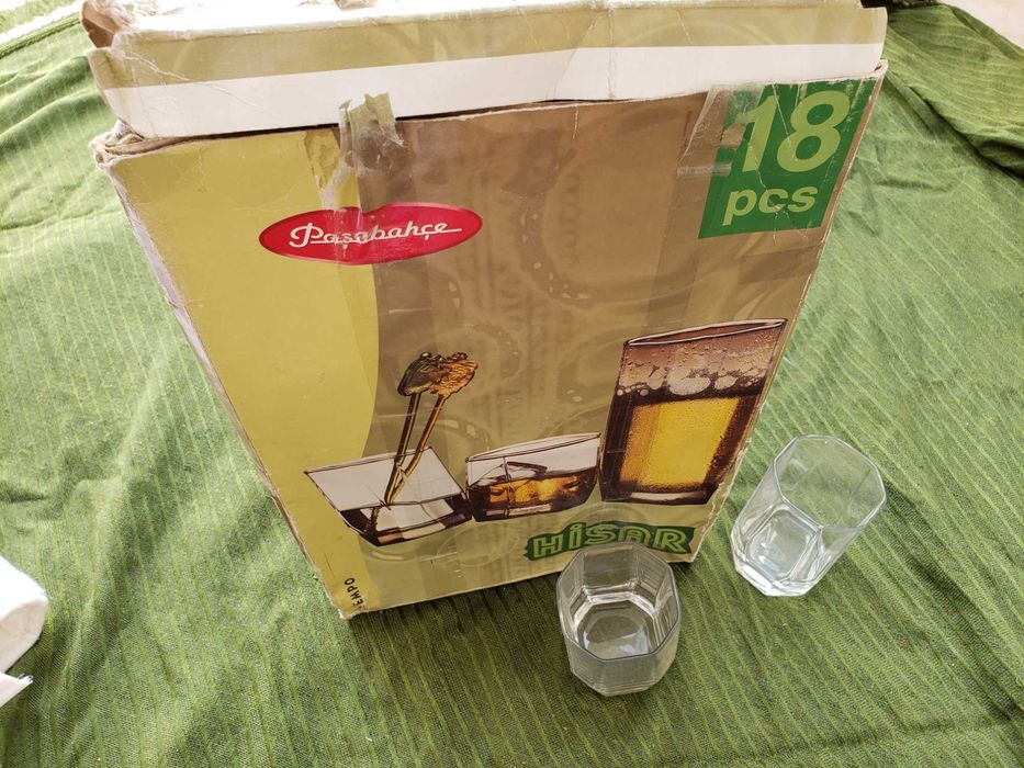 Conjunto de 18 Copos NOVOS, ainda na caixa