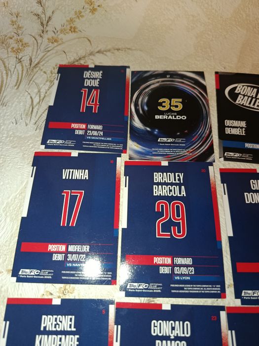 Карточки футбольный клуб ПСЖ Topps  футболисты Пари Сен Жермен PSG