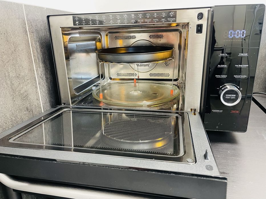 Kuchenka mikrofalowa HISENSE Super Combo