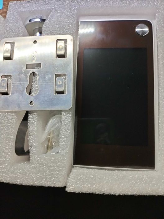 WIZJER elektroniczny z KAMERĄ  LCD 3,5 cal.