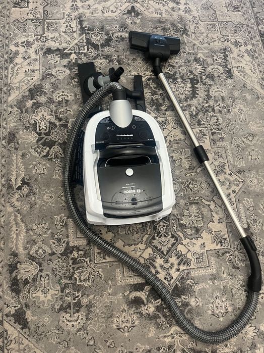 Odkurzacz Bosch AquaWash&Clean BWD421PRO 2100W