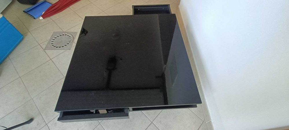 Mesa de centro preta 95x95cm