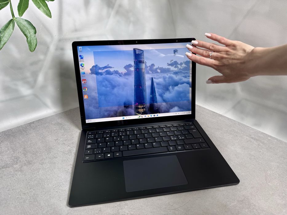Ноутбук Microsoft Surface Laptop 3 / i5-1035G7 / 16GB / SSD 256GB / 13.5" 2K Touch / Windows 11 Pro