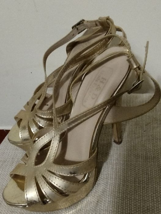 Sapatos praticamente novos tamanho 36