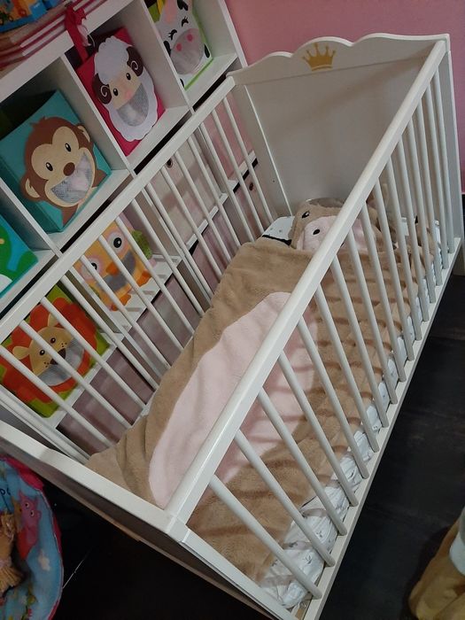 Berço e colchão IKEA