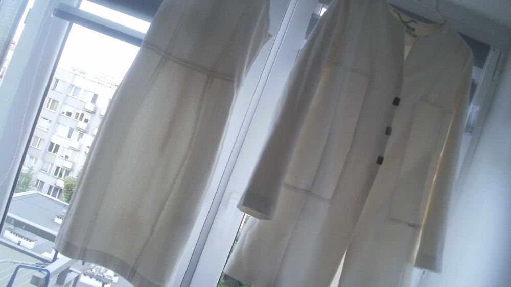 Płaszcz damski biały Quiosque 36 + 2 sukienki: HM ecru+biała koronkowa