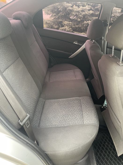 Chevrolet Aveo 1.5 автомат газ/бензин T250