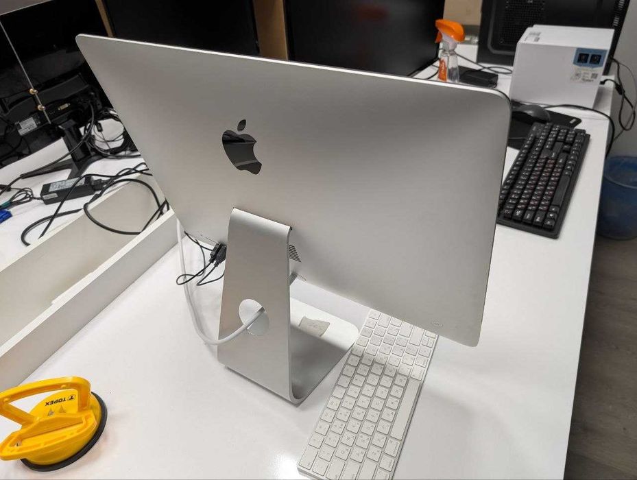 Apple  iMac 21.5", 2017, 4К, 16/256 + клавіатура, мишка