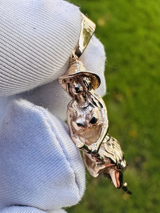 Кулон ведьма 585