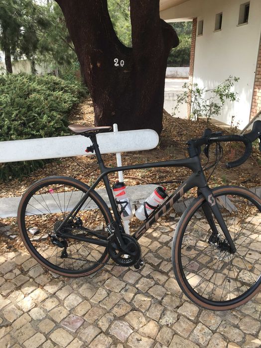 Bicicleta carbono Scott addict 10 11v