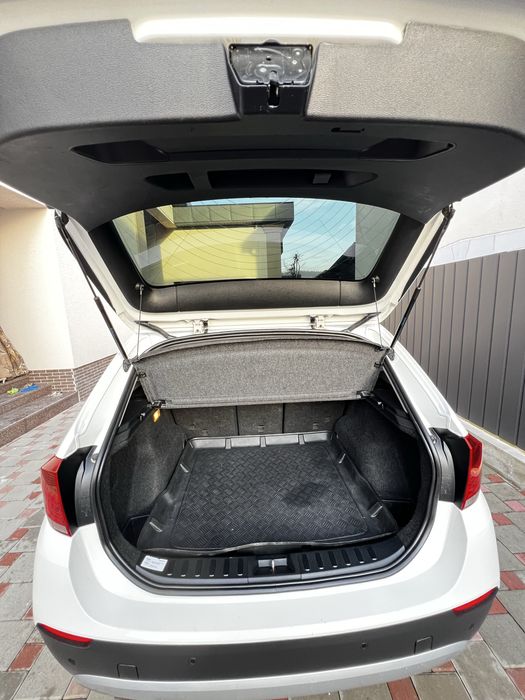 Продам BMW X1  2.0 Dizel