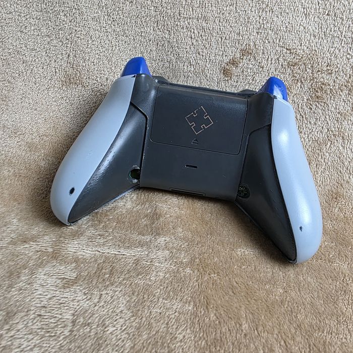 Oryginalny Pad Microsoft Xbox One / Series X|S / PC – Edycja Limitowana GEARS 5 – Sprawny!