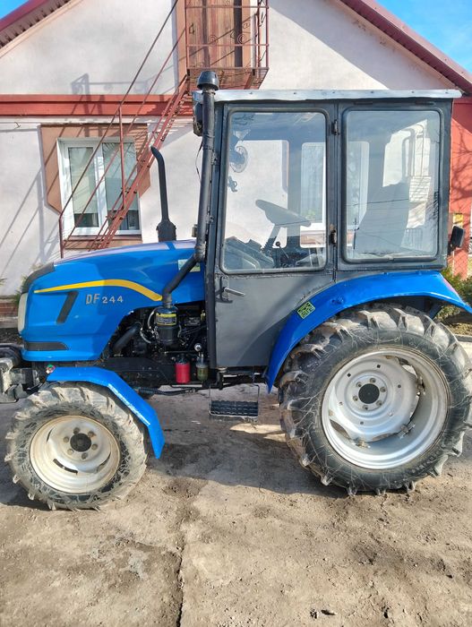 Трактор Dongfeng 244